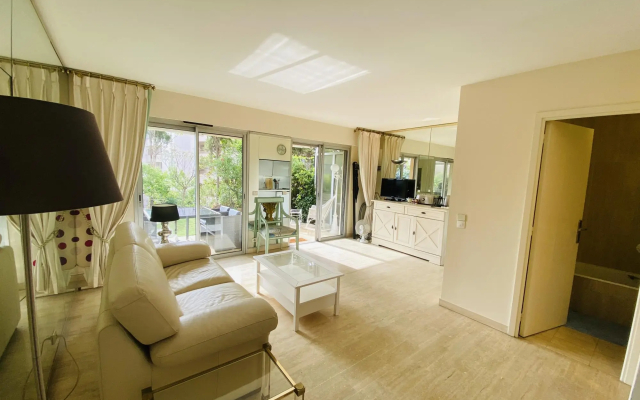 Modern and light studio apartment in prestgious area of Cannes. Small garden and pool. - 743 - Apartment in Cannes - Photo 4