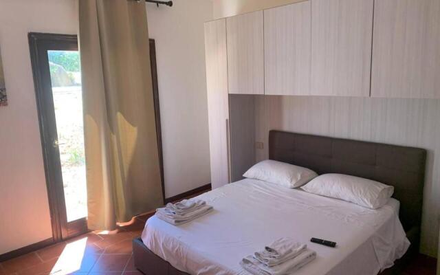 1 Bed House Sleeps 2 - Pets, Garden, Parking, Wifi