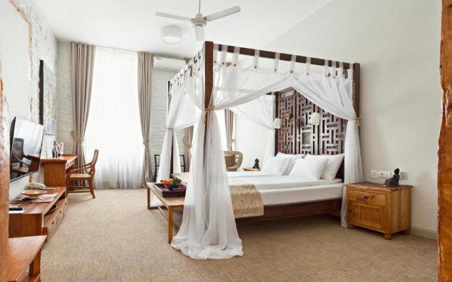 SuperB Luxury Suites