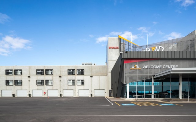 Rydges Pit Lane Hotel