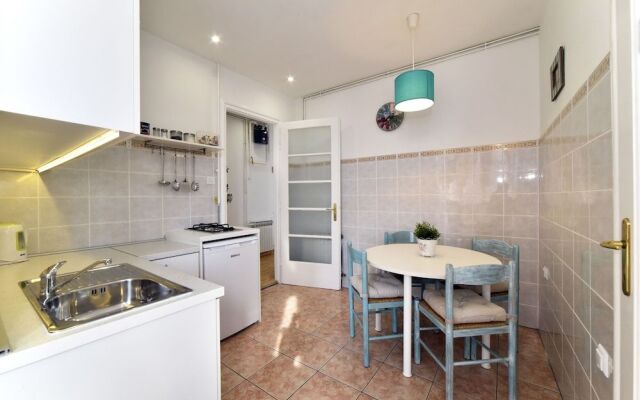 Sunny Apartment