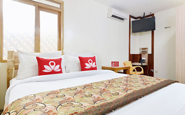 ZEN Rooms Cibogo Pasteur