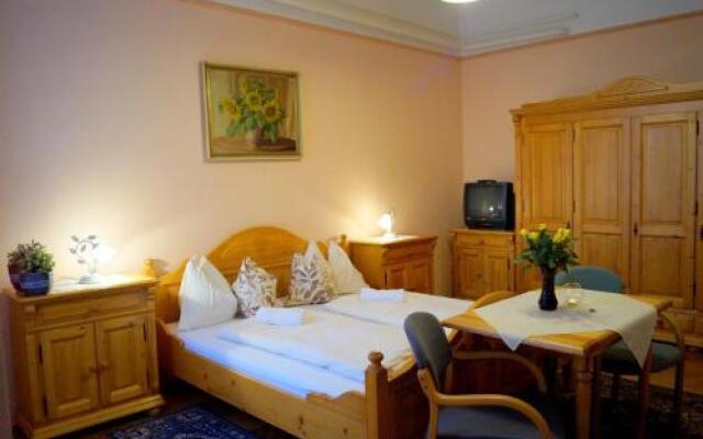 Sophie's Holiday Márton Villa & Apartmanok