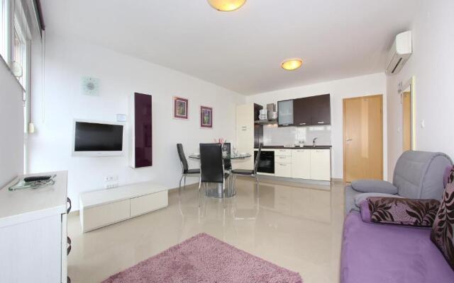 Luxury Town Center Apartments