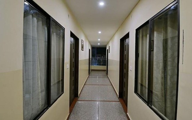 Fabhotel Sky Heights