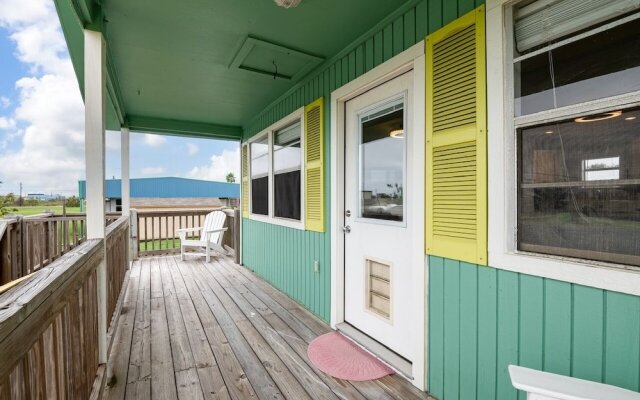 Amberjack 2 Bedroom Home by RedAwning