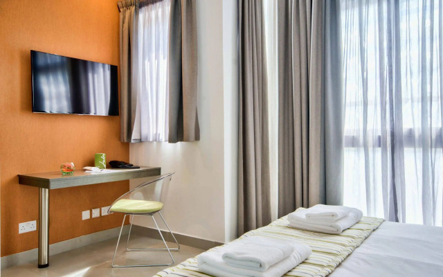 Jules Suites