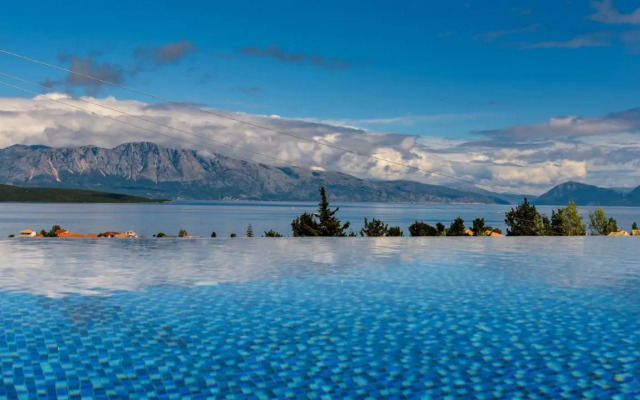 Villa Kastro - Luxury Hospitality
