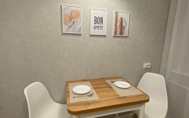 Studio apartment on Demonstration Street 8