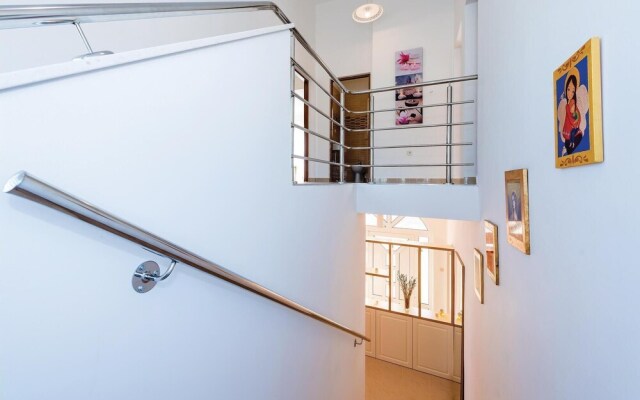 Stunning Home in Brodarica With Jacuzzi, Wifi and 4 Bedrooms