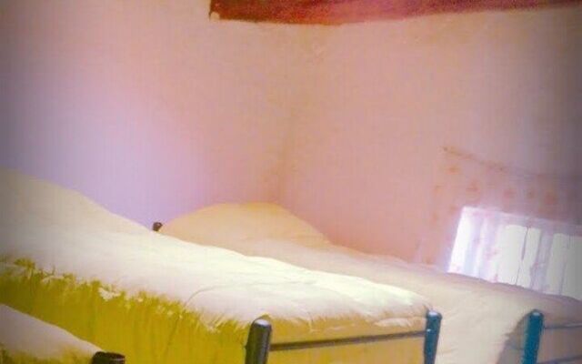 Yaalir At'mu - Hostel