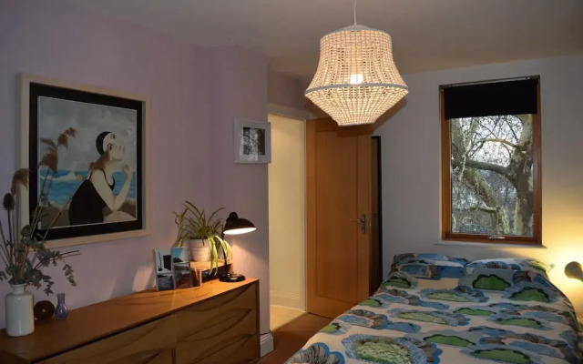 East London Riverside Apartment