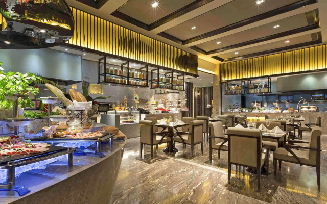 Pullman Yantai Center