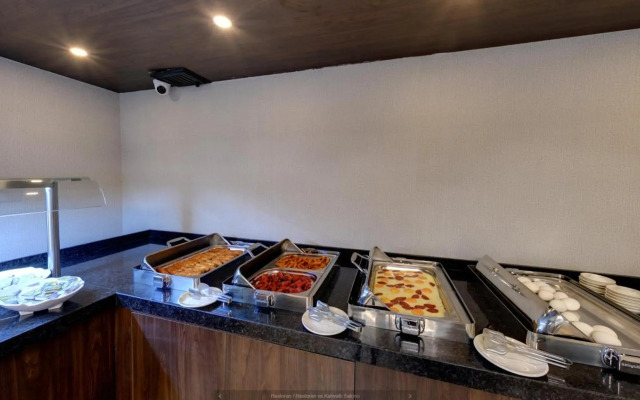 Leo suites Hotel