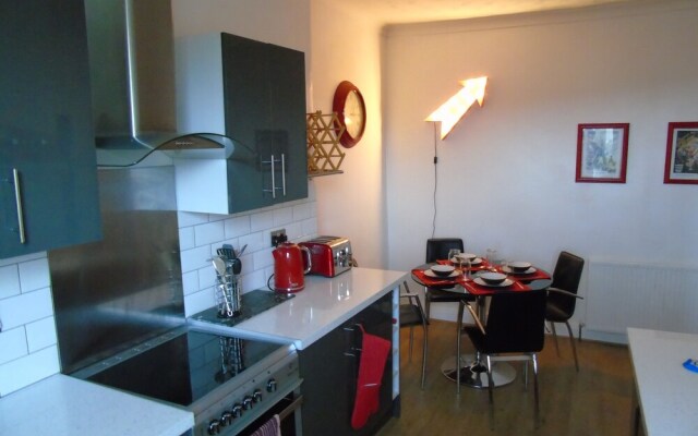 Snug Krayr Apartment