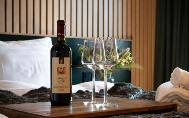Haltia Lake Lodge nature boutique hotel & glamping