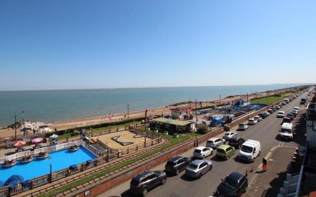 Sea front luxury apartment with sea views