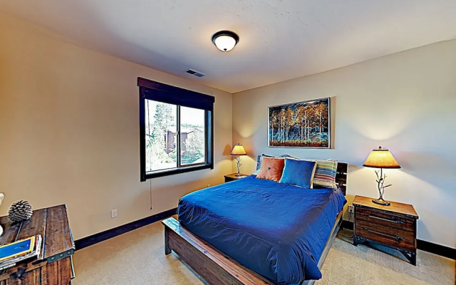 11595 #4 Truckee - 3 Br Condo