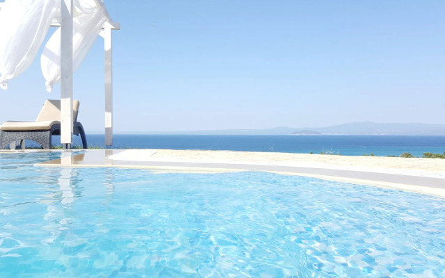 Bungalow White Apartments and Suites