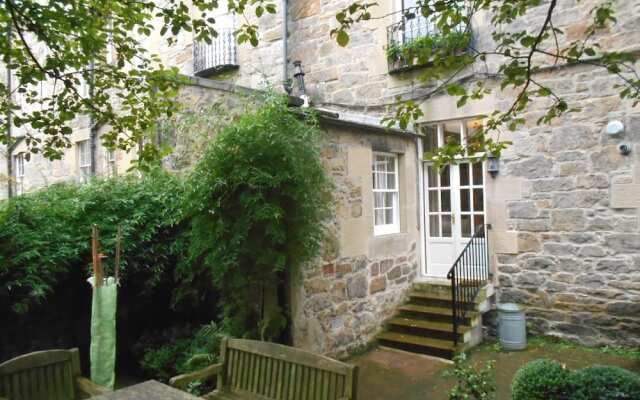 Cosy Modern Stockbridge Apartment