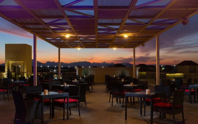 Albatros Aqua Blue Azrak VIP Package