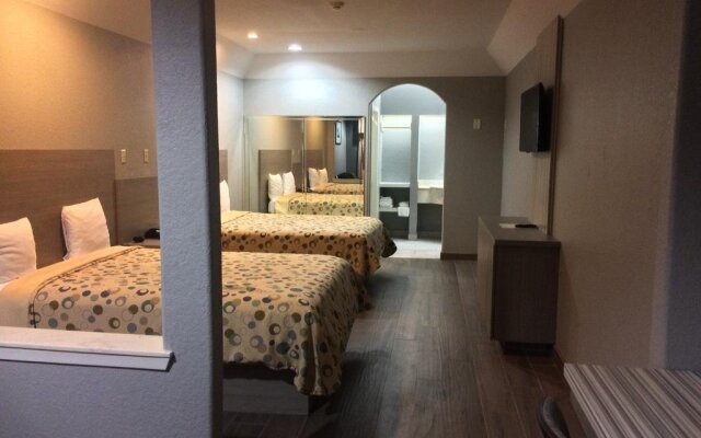 Island Suites Hobby Airport