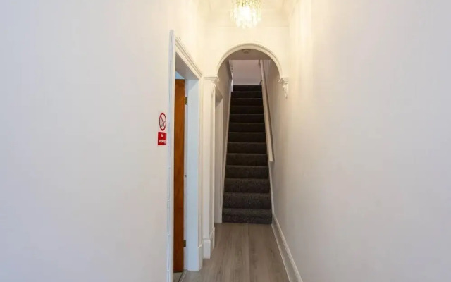 Stay Comfortable-city Centre-spacious 4 Bed House!