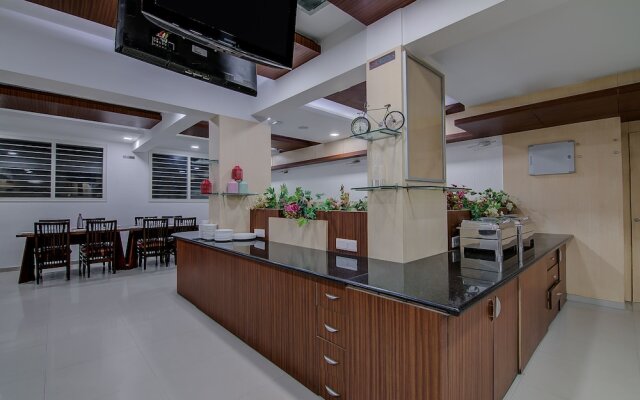 OYO Townhouse 047 Kanakpura Road