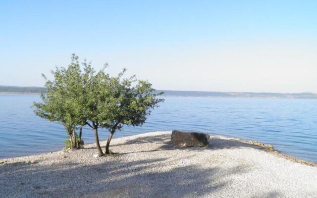 Sunny Pool Apartments - One Bedroom Apartment