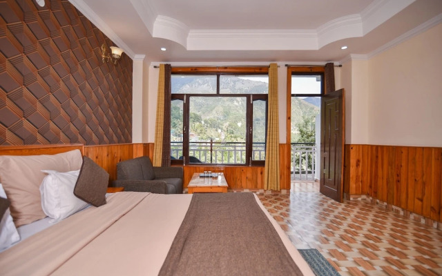 The Posh Hotel near Mall Road with Hassle Free Covered Parking