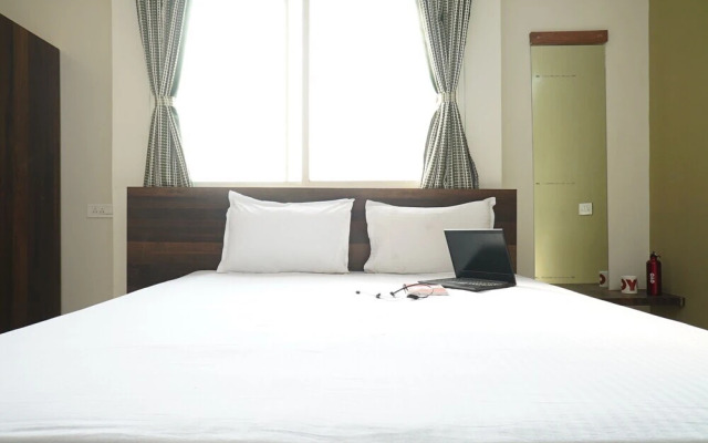 OYO 28029 Living Luxurious Studio Rooms