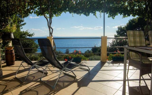 Holiday home Ani-30m from beach