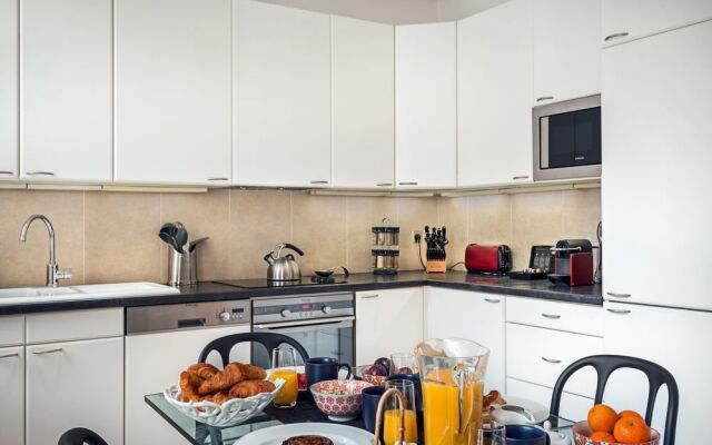 Rue Honore Chevalier - Two Bedroom Apartment