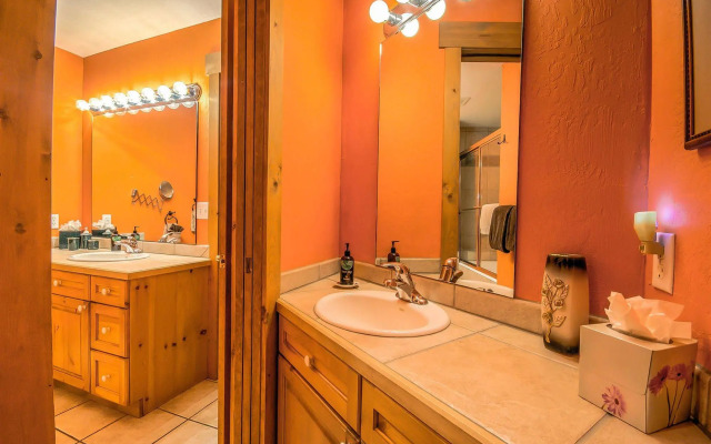 Saddle Creek by Retreatia