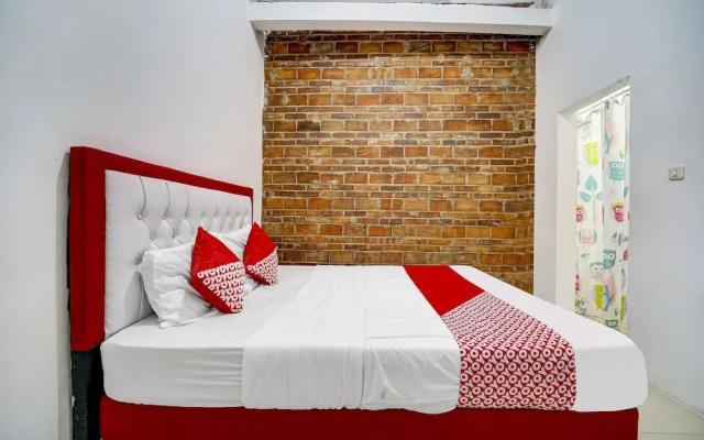 Super OYO 91173 Guesthouse King Puntodewo
