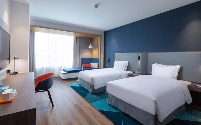 Holiday Inn Express Shanghai Kangqiao by IHG