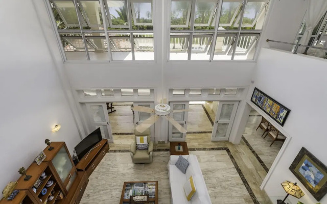 5-star villa near Playa Blanca Beach