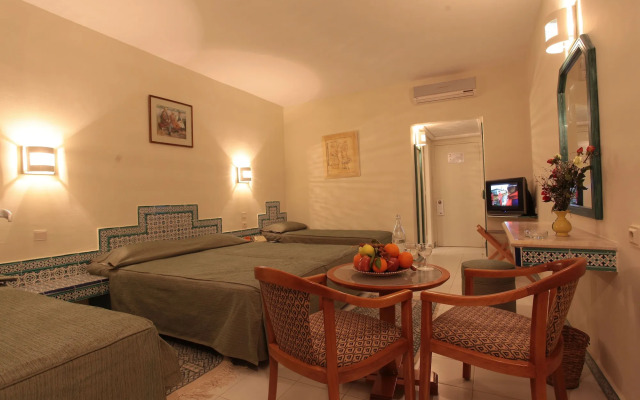 Venice Beach -Couples and Families Only