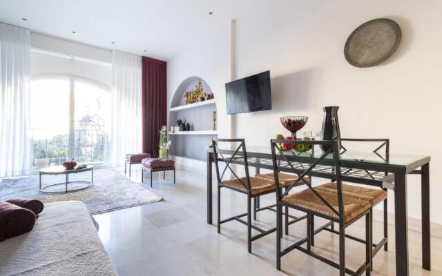 Cosy Studio in Mamilla, free parking up to 5 ppl