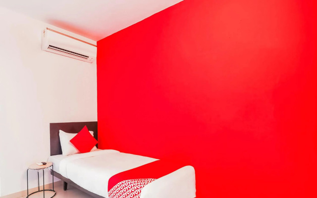 Flagship 74267 Hotel Maruthi Gandhi Park