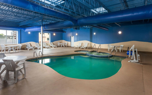 Wingate by Wyndham Sheboygan