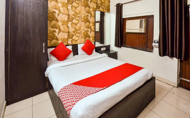 OYO 15933 Hotel V Square