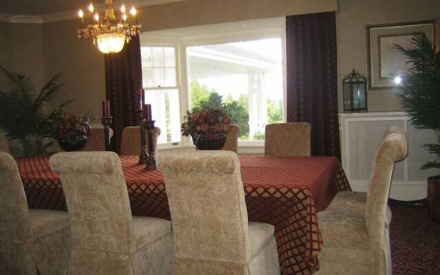 Crown Mansion Boutique Hotel & Villas
