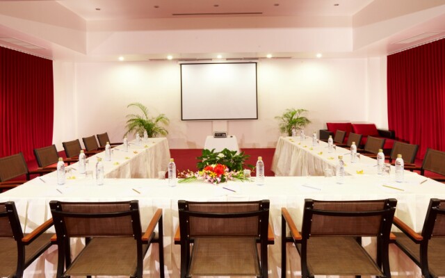Nai Yang Beach Resort & Spa