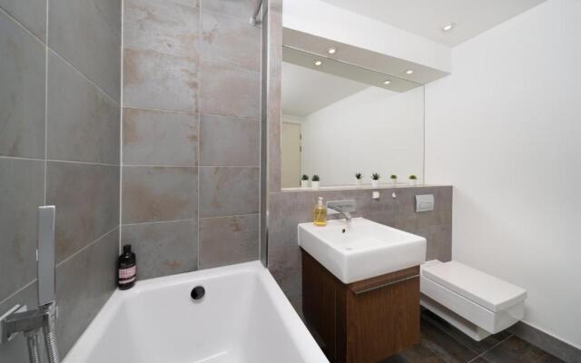 NEW 2 Bedr 3 Beds 2,5 Bath COVENT GARDEN