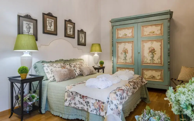 Castruccio s Heritage Haven