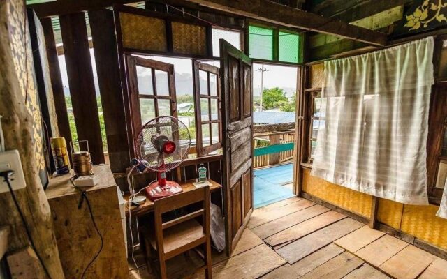 Chiang Dao Wood house Homestay