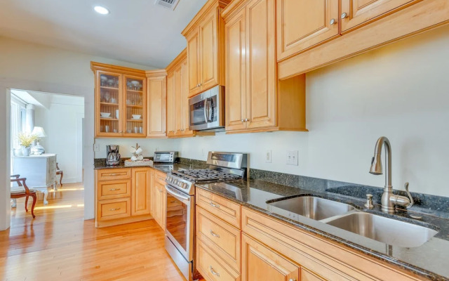 Pensacola Paradise: Furnished Deck & Gas Grill!