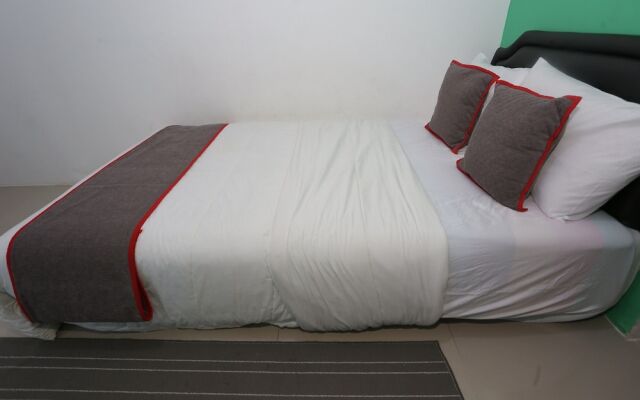 Collection O 93750 Luxury Rooms @ Urbantown Serpong