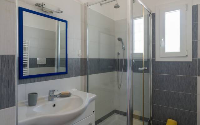 Villetta Dalia Con Giardino by Wonderful Italy